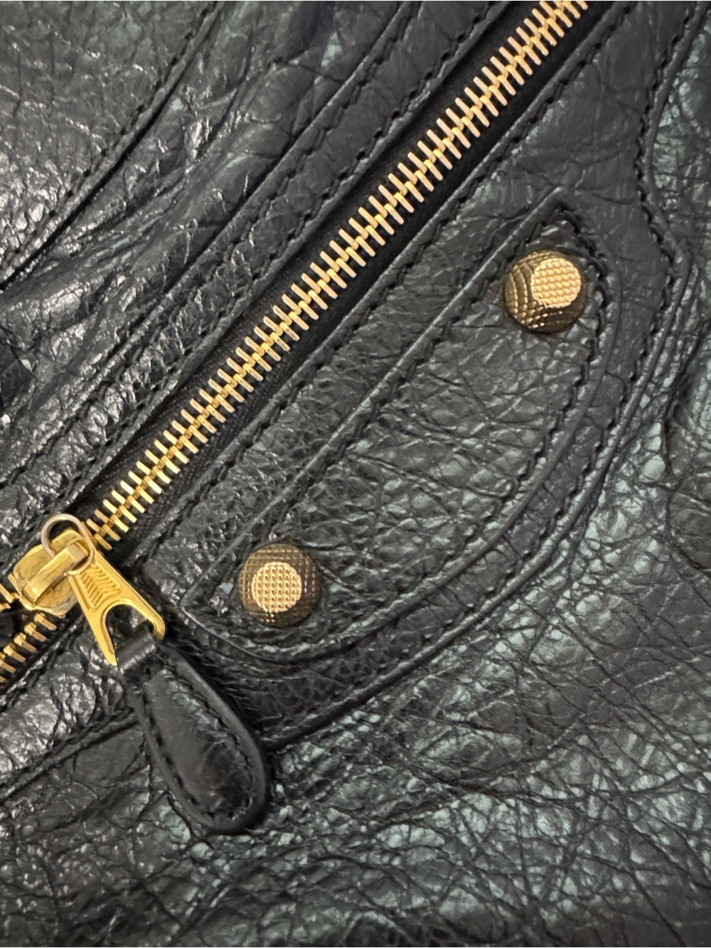 Balenciaga Giant Velo Handbag with Gold Hardware - Picture 5 of 9